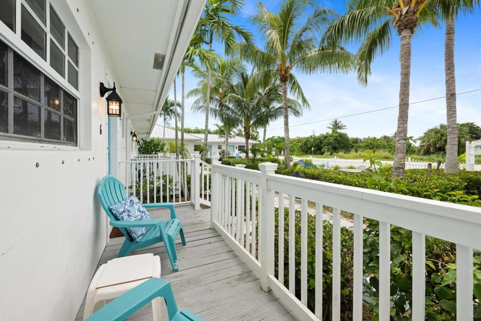 Seahorse Beach Bungalows Форт Пиърс Екстериор снимка