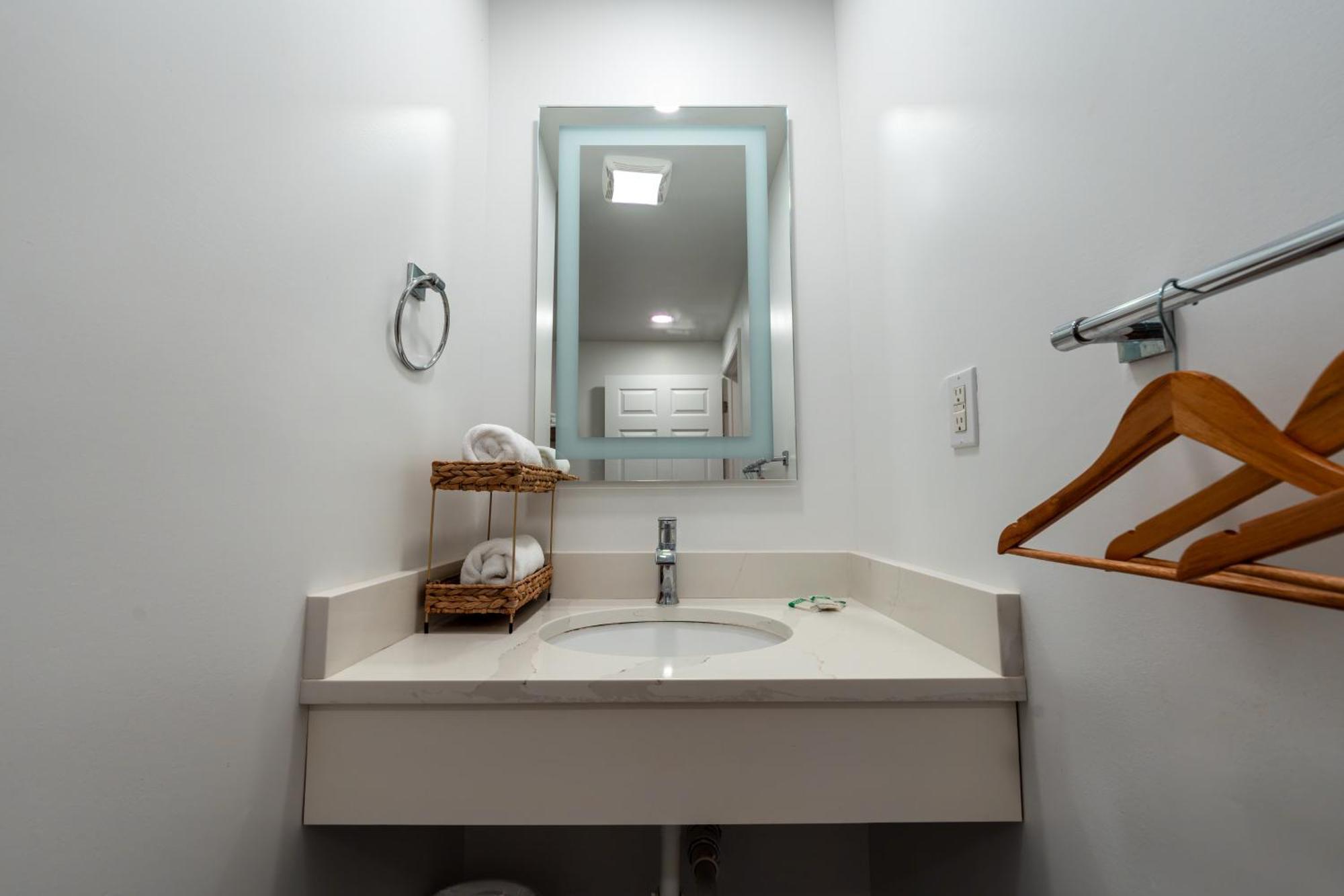 Seahorse Beach Bungalows Форт Пиърс Екстериор снимка
