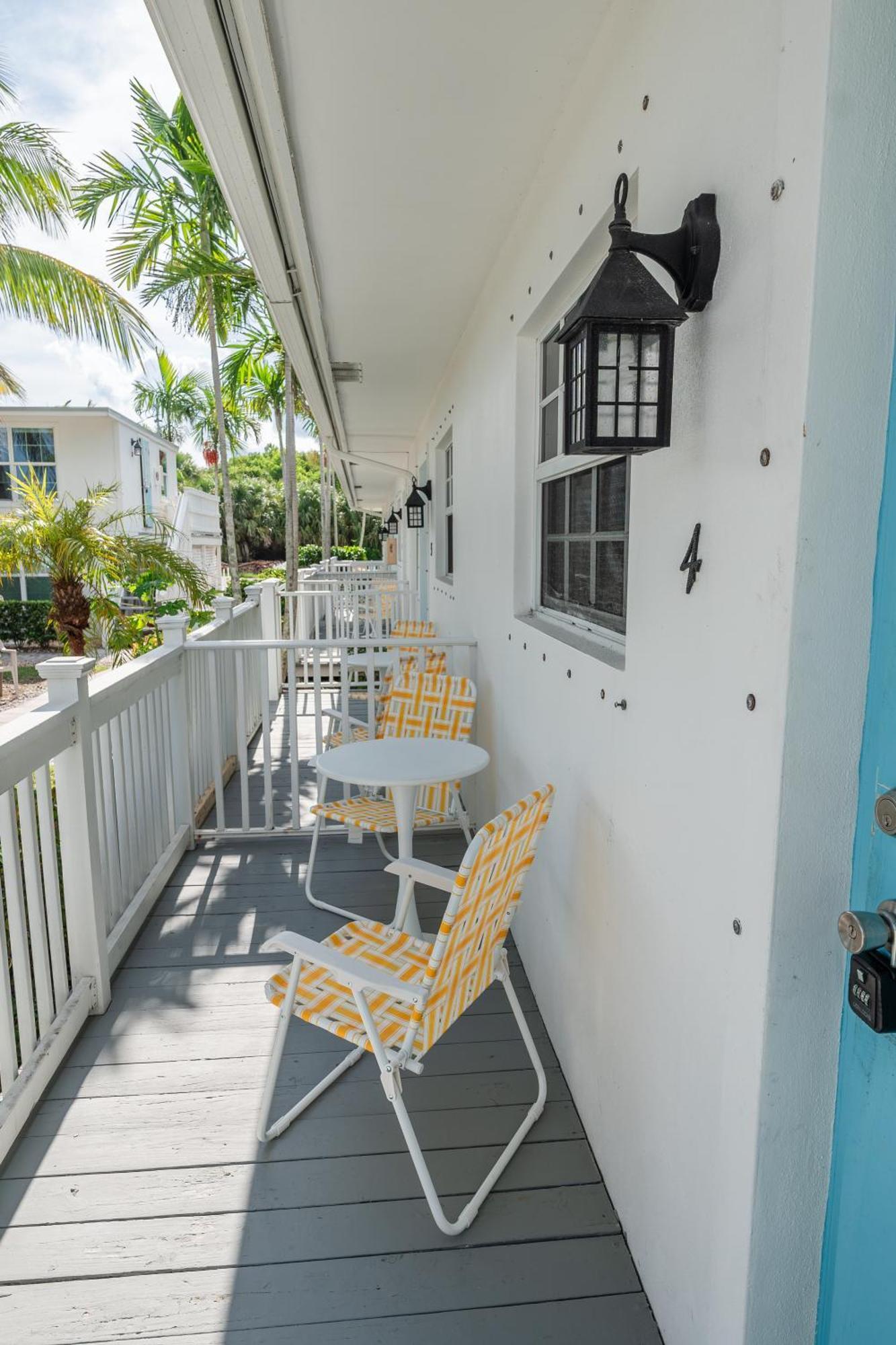 Seahorse Beach Bungalows Форт Пиърс Екстериор снимка